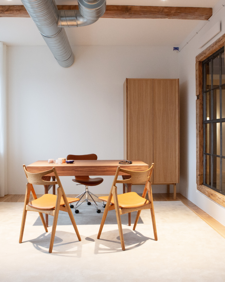 Høj faglighed med en passion for kvindesundhed og dansk design for ro og harmoni hos Klinik Kongeporten.